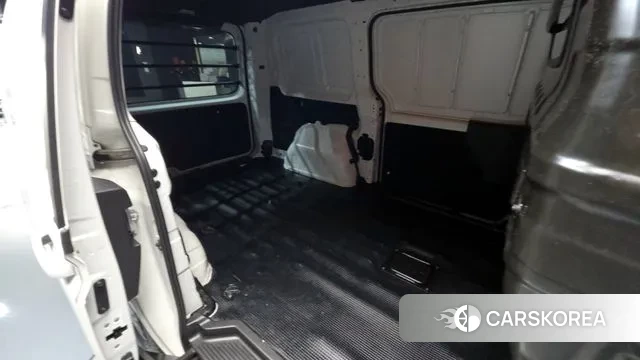 Hyundai Staria 2024 Белый из Кореи, фото 3