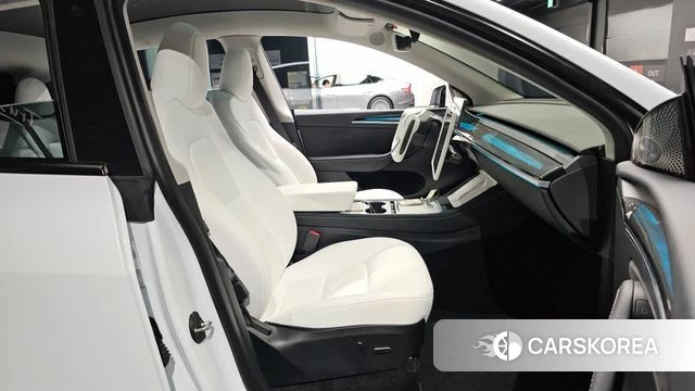 Tesla Model Y 2024 Белый из Кореи, фото 3