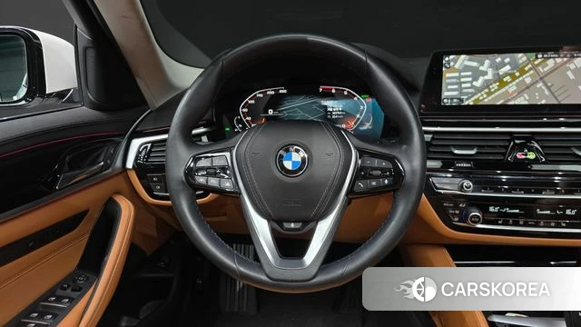 BMW 5 Series (G30) 2019 Белый из Кореи, фото 3