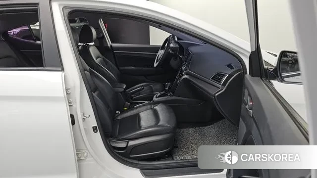 Hyundai Avante AD 2018 Белый из Кореи, фото 3