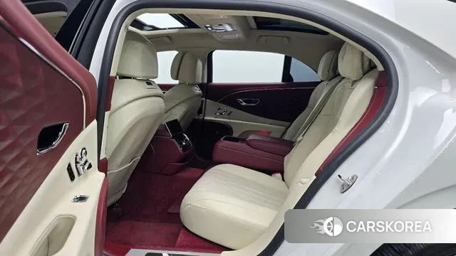 Bentley Flying Spur 3rd Generation 2022 Белый из Кореи, фото 3