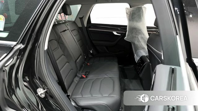 Volkswagen Touareg 3rd generation 2025 Черный из Кореи, фото 3