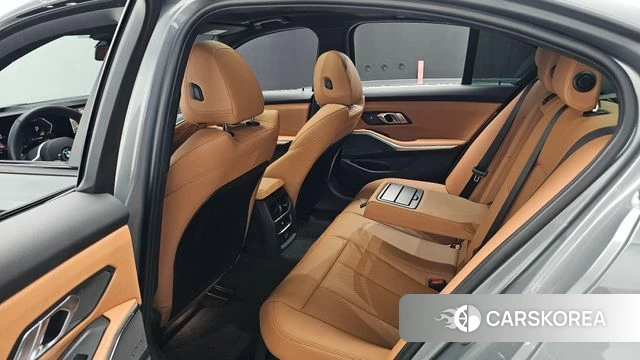 BMW 3 Series (G20) 2024 Серебристо-серый из Кореи, фото 3