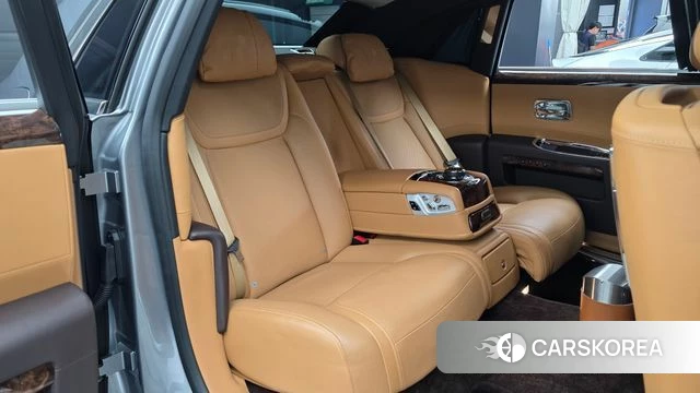 Rolls-Royce Ghost 2018 Серебряный из Кореи, фото 3