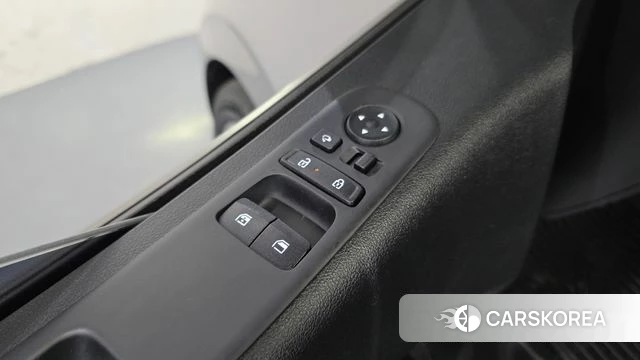 Hyundai Staria 2024 Серебряный из Кореи, фото 3