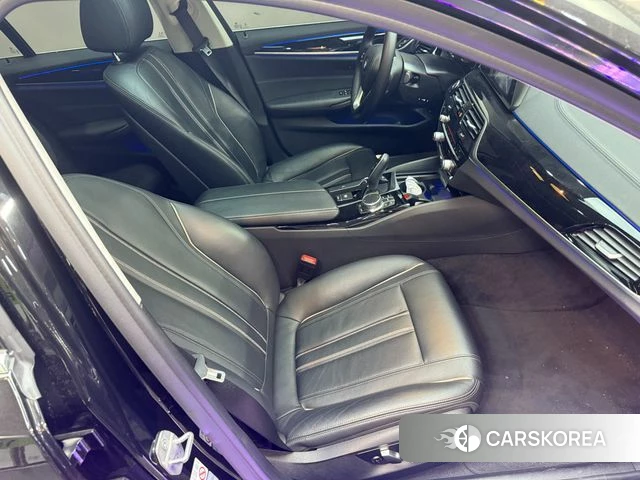 BMW 5 Series (G30) 2018 Черный из Кореи, фото 3