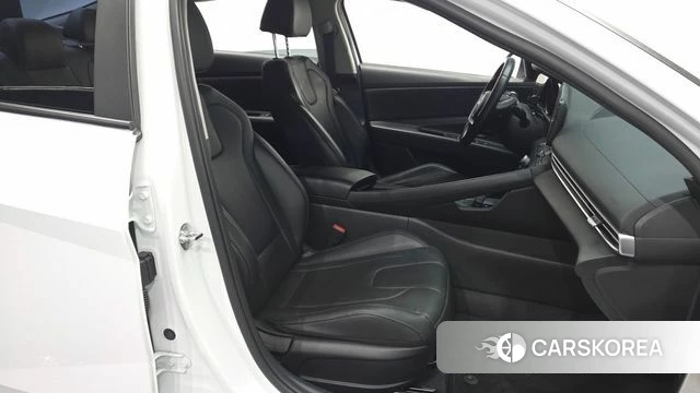 Hyundai Avante Hybrid (CN7) 2022 Белый из Кореи, фото 3