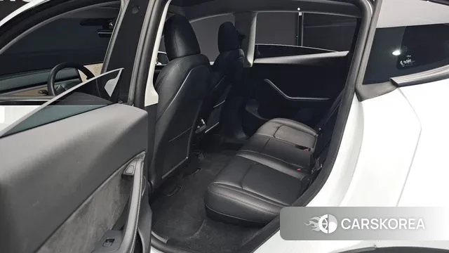 Tesla Model Y 2023 Белый из Кореи, фото 3