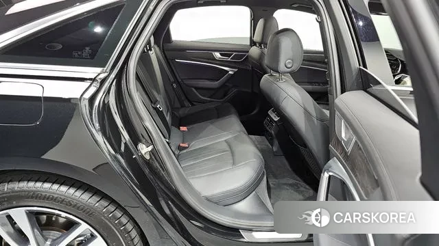 Audi A6 (C8) 2023 Черный из Кореи, фото 3