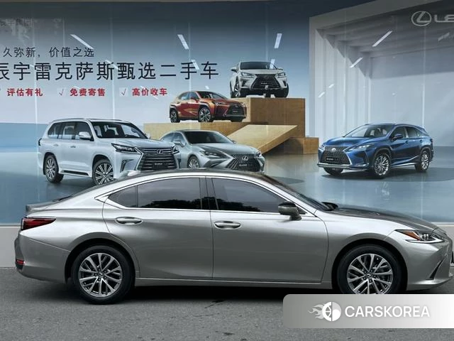 Lexus ES 2024 Серебристо-серый из Китая, фото 3