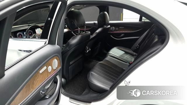 Mercedes-Benz E-Class W213 2018 Белый из Кореи, фото 3