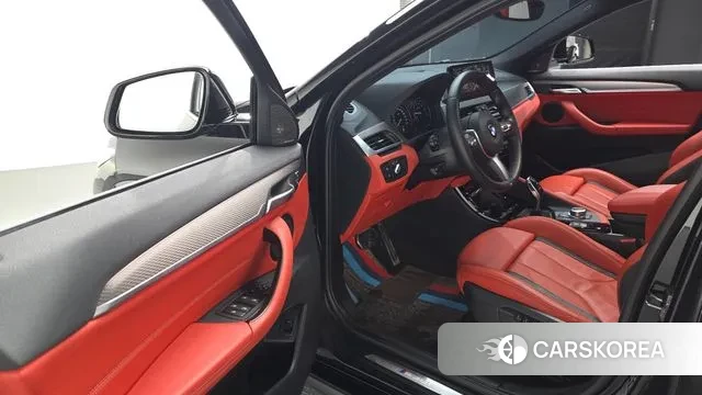 BMW X2 (F39) 2022 Черный из Кореи, фото 3