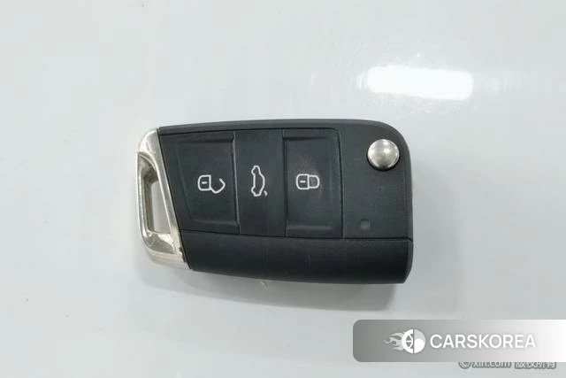Volkswagen Sagitar 2022 Белый из Китая, фото 3