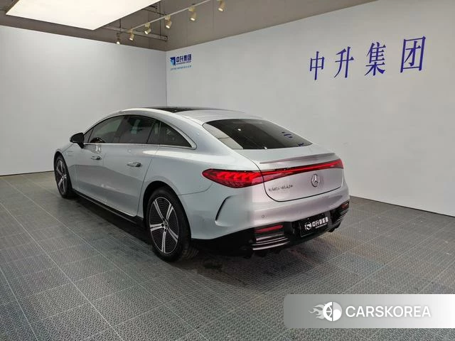 Mercedes-Benz EQS 2023 Серебристо-серый из Китая, фото 3