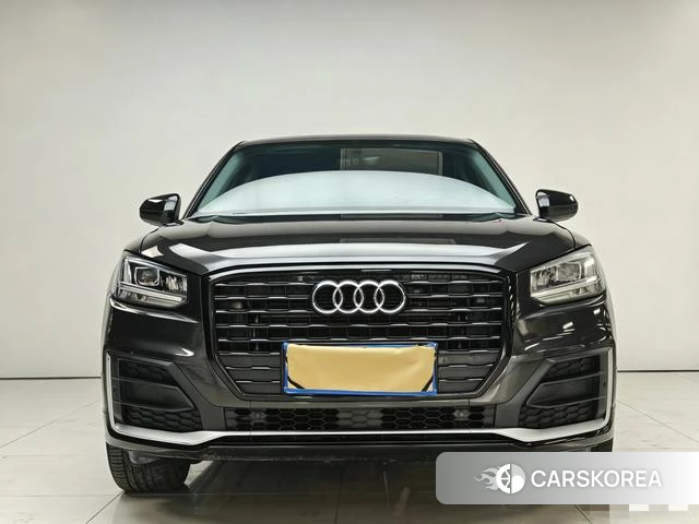 Audi Q2L 2021 Темно-серый из Китая, фото 3