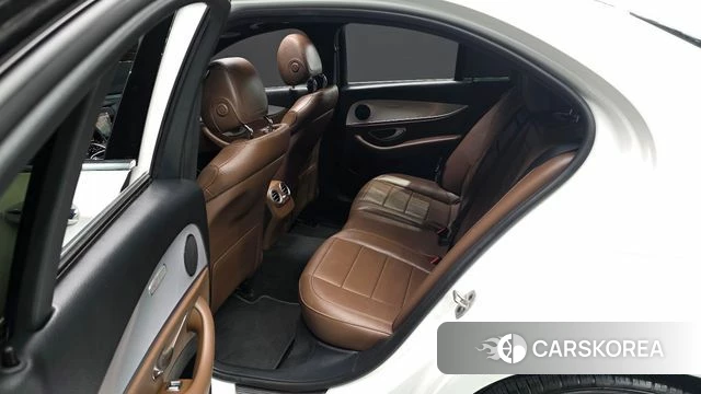 Mercedes-Benz E-Class W213 2021 Белый из Кореи, фото 3