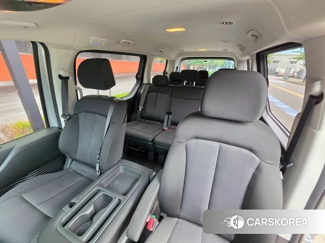 Hyundai Staria 2022 Серебряный из Кореи, фото 3