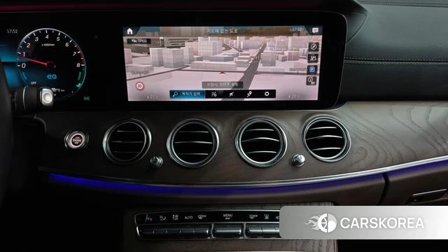 Mercedes-Benz E-Class W213 2021 Серый из Кореи, фото 3