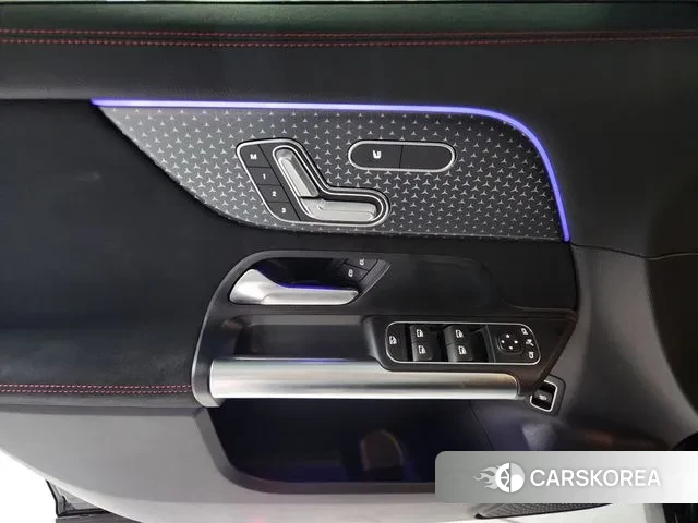 Mercedes-Benz GLA - Class H247 2024 Черный из Кореи, фото 3