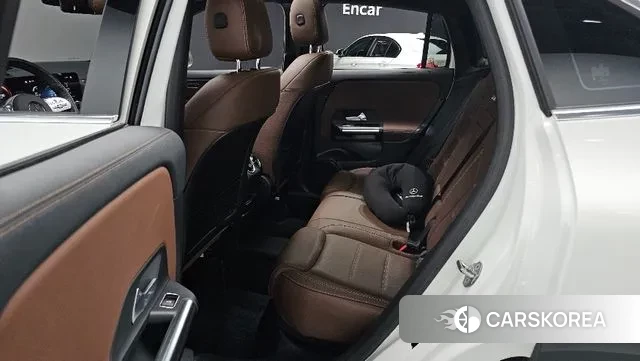 Mercedes-Benz GLA - Class H247 2023 Белый из Кореи, фото 3