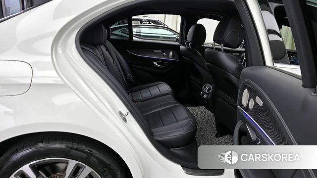 Mercedes-Benz E-Class W213 2022 Белый из Кореи, фото 3