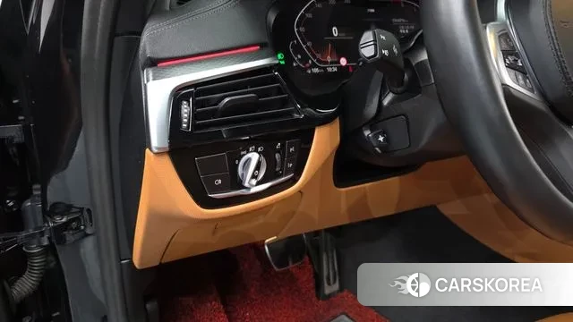 BMW 5 Series (G30) 2022 Черный из Кореи, фото 3