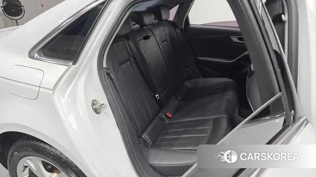 Audi A4 (B9) 2018 Белый из Кореи, фото 3