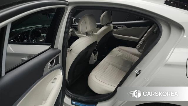 Genesis The New G70 2023 Серебристо-серый из Кореи, фото 3