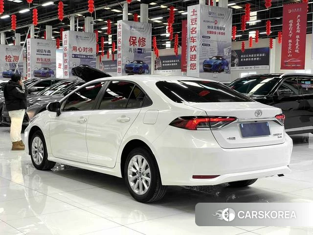 Toyota Corolla 2022 Белый из Китая, фото 3