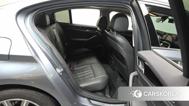 BMW 5 Series (G30) 2018 Серый из Кореи, фото 3