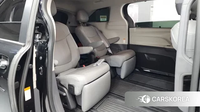 Toyota Sienna 4th Generation 2022 Черный из Кореи, фото 3