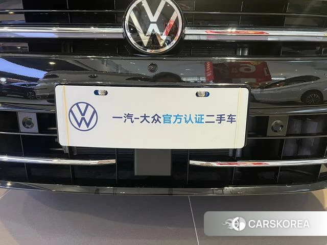 Volkswagen Magotan 2024 Черный из Китая, фото 3