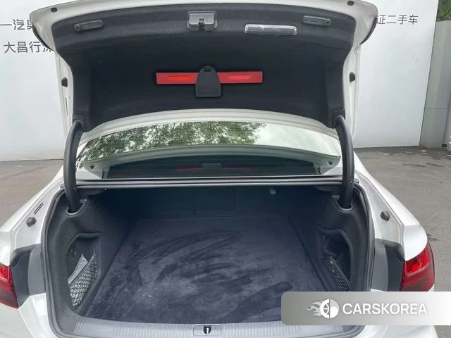 Audi A4L 2023 Белый из Китая, фото 3