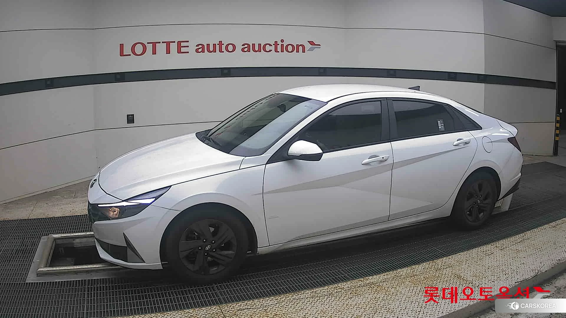 Hyundai Avante Hybrid 2022 Polar White из Кореи, фото 3