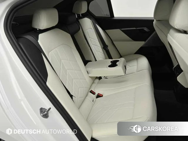 BMW 5 Series (G60) 2025 Белый из Кореи, фото 3