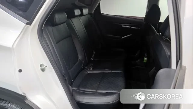 Kia Seltos 2022 Белый из Кореи, фото 3