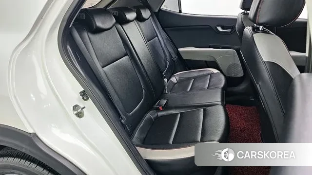 Kia Stonic 2018 Белый из Кореи, фото 3