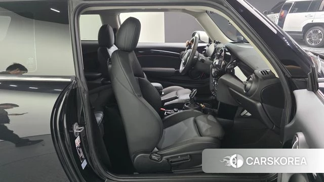 Mini Cooper 2022 Черный из Кореи, фото 3