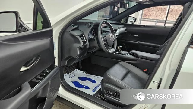 Lexus UX250h 2021 Белый из Кореи, фото 3