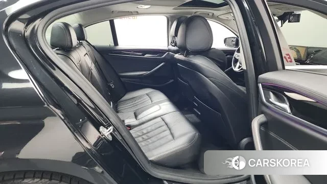 BMW 5 Series (G30) 2018 Черный из Кореи, фото 3