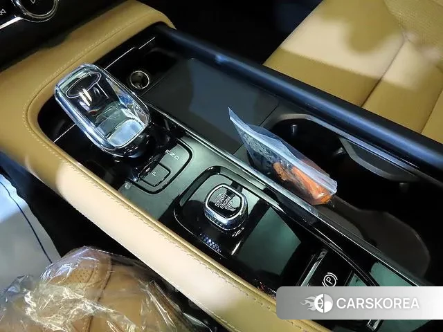 Volvo V90 Cross-Country 2023 Белый из Кореи, фото 3