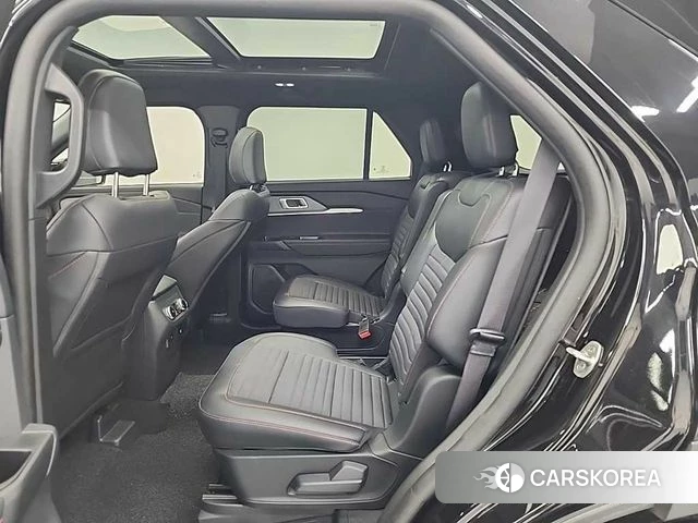 Ford Explorer 6th Generation 2025 Черный из Кореи, фото 3