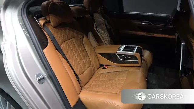 BMW 7 Series (G11) 2020 Песочный из Кореи, фото 3