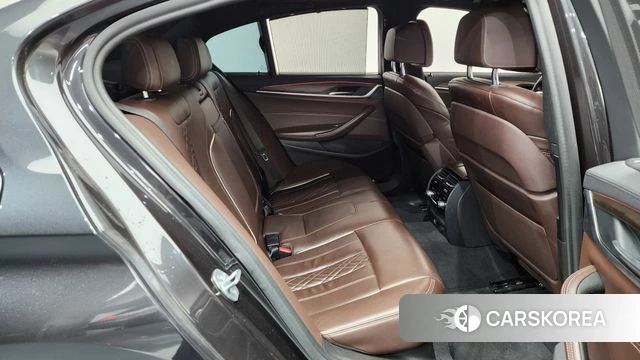 BMW 5 Series (G30) 2019 Черный из Кореи, фото 3