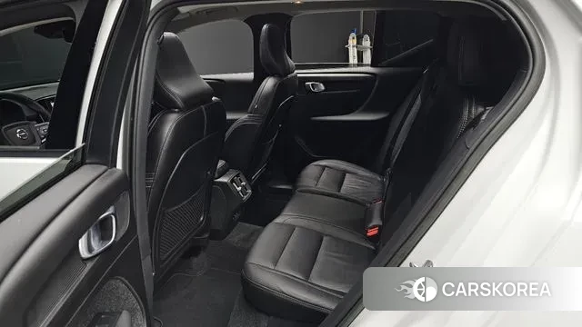 Volvo XC40 2023 Белый из Кореи, фото 3