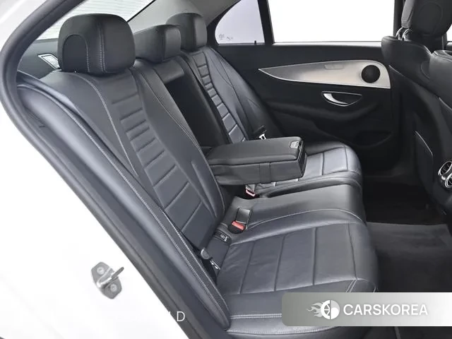 Mercedes-Benz E-Class W213 2018 Белый из Кореи, фото 3