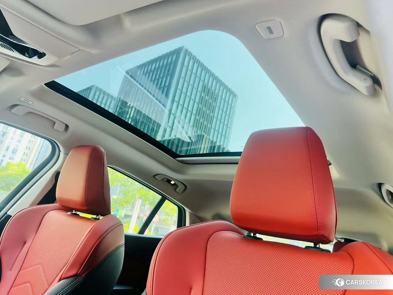 BMW X2 (import) 2024 Серебристо-серый из Китая, фото 3