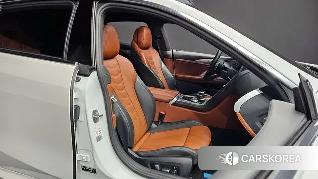 BMW 8 Series (G15) 2021 Белый из Кореи, фото 3