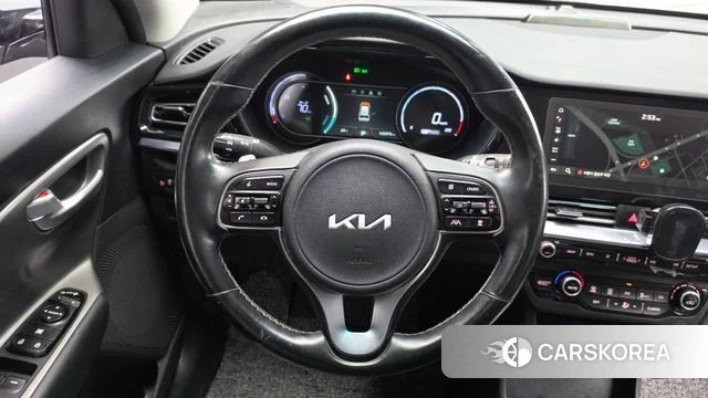 Kia Niro Plus 2022 Серебряный из Кореи, фото 3