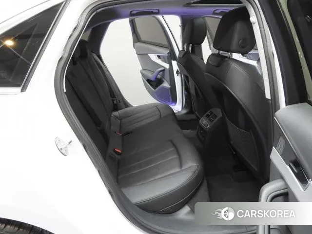 Audi A4 (B9) 2023 Белый из Кореи, фото 3